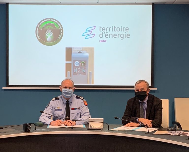 Le Te61 accompagne la gendarmerie de l’Orne dans l’installation de bornes de recharge pour véhicules électriques et hybrides dans les casernes.