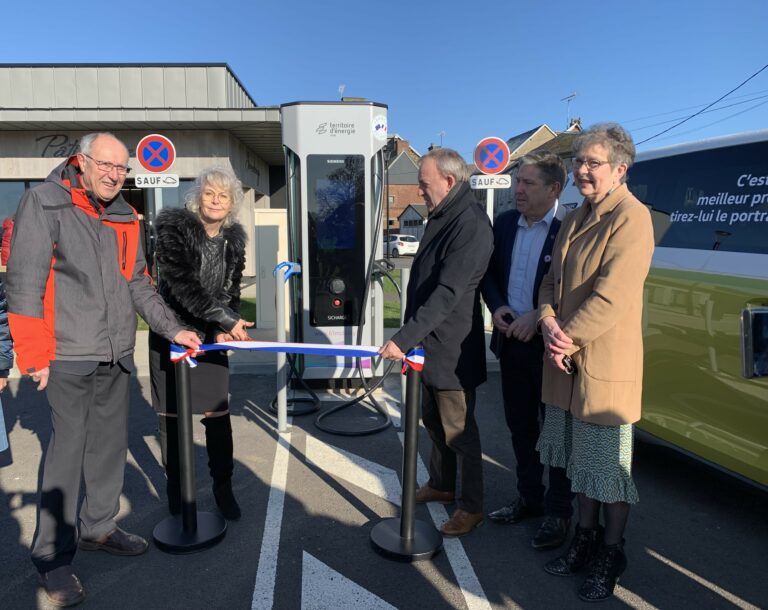 MESSEI : La borne de recharge publique très haute puissance pour véhicule électrique inaugurée.