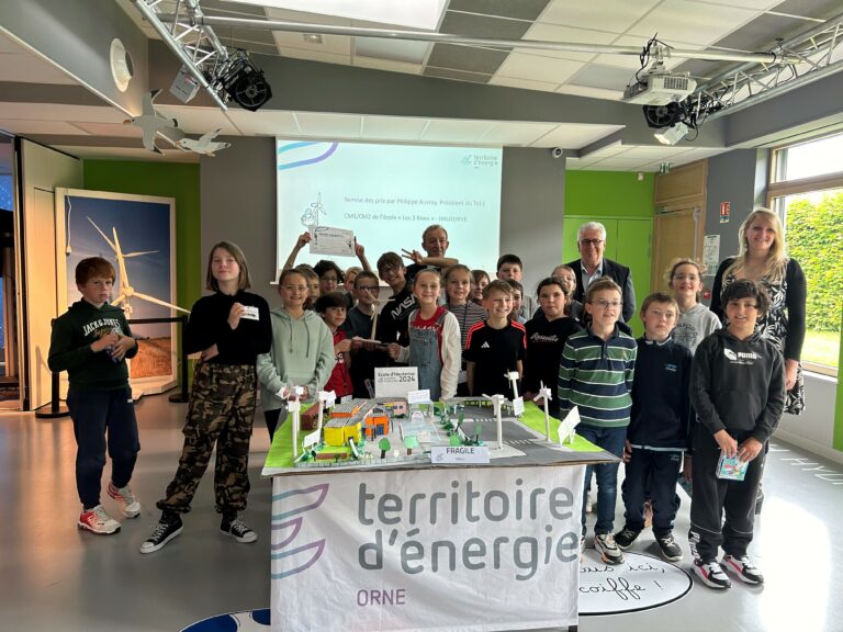 CONCOURS LES ÉCOLOUSTICS 2024 : l’école d’Hauterive récompensée pour son école du futur